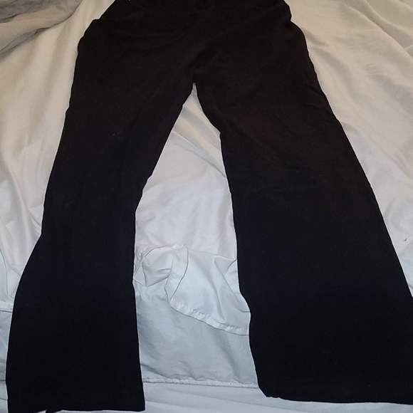3/$15 Straight Leg Leggings Black sz L - Picture 3 of 3